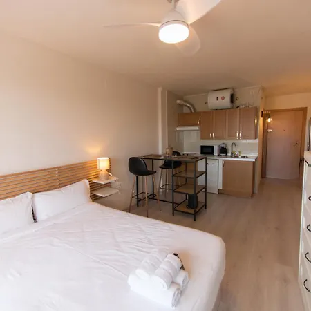 Welcs Estudio 310 Emp A Metros De La Playa Con Wifi * إمبوريابرافا