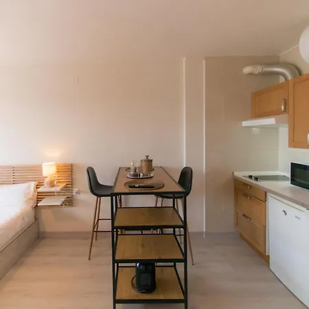 Welcs Estudio 310 Emp A Metros De La Playa Con Wifi * إمبوريابرافا